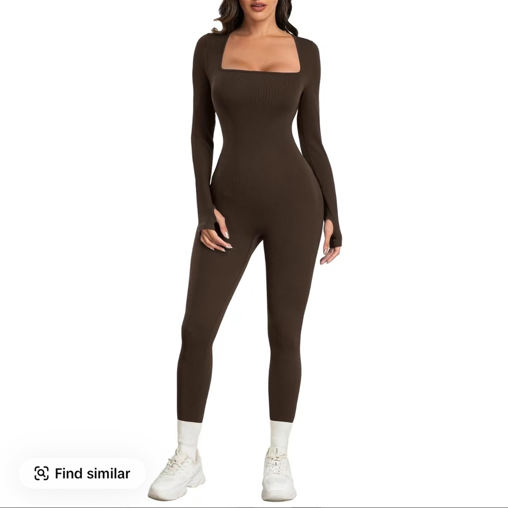 Chic Brown Jumpsuit with Modern Silhouette